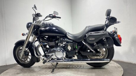 Triumph Bonneville 865 12