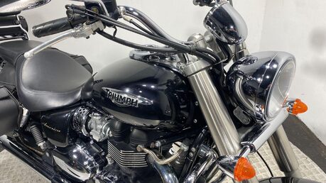 Triumph Bonneville 865 17