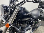 Triumph Bonneville 865 18