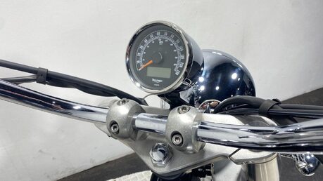 Triumph Bonneville 865 32