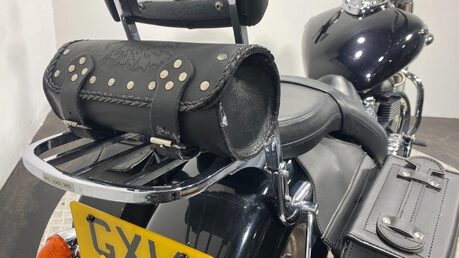 Triumph Bonneville 865 38