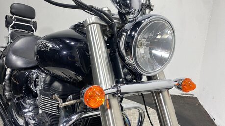 Triumph Bonneville 865 40
