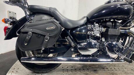 Triumph Bonneville 865 44