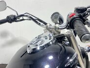 Triumph Bonneville 865 46