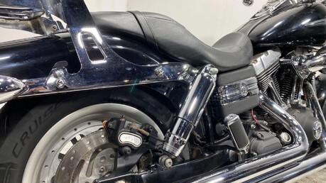 Harley-Davidson Dyna 1584 FXDF Fat Bob 31