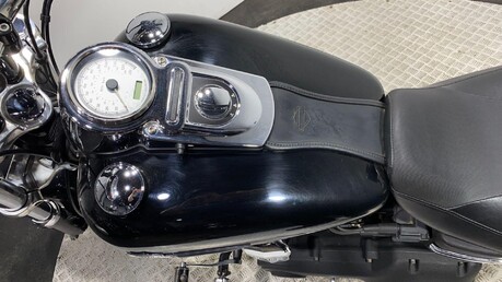 Harley-Davidson Dyna 1584 FXDF Fat Bob 36