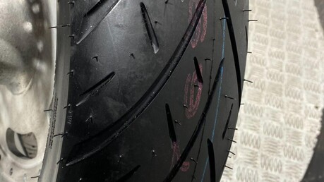 Harley-Davidson Dyna 1584 FXDF Fat Bob 38
