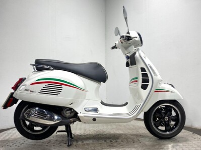 Piaggio Vespa GTS VESPA GTS 300 SUPER ABS