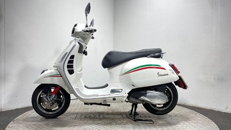 Piaggio Vespa GTS VESPA GTS 300 SUPER ABS 2