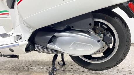 Piaggio Vespa GTS VESPA GTS 300 SUPER ABS 4