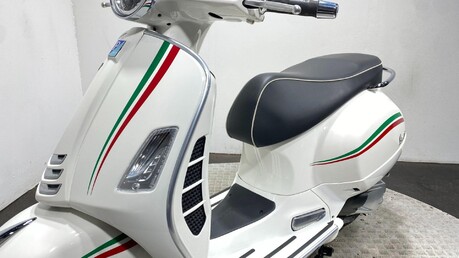 Piaggio Vespa GTS VESPA GTS 300 SUPER ABS 7