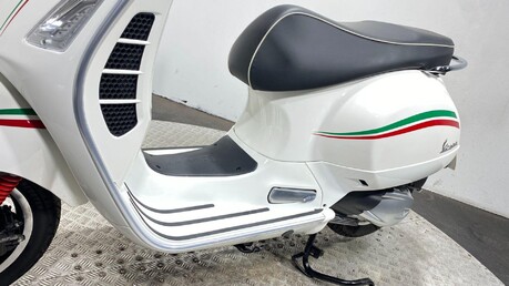 Piaggio Vespa GTS VESPA GTS 300 SUPER ABS 8