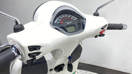 Piaggio Vespa GTS VESPA GTS 300 SUPER ABS 10