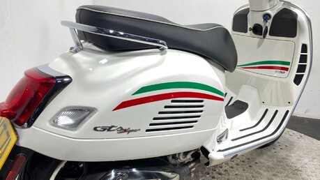 Piaggio Vespa GTS VESPA GTS 300 SUPER ABS 13
