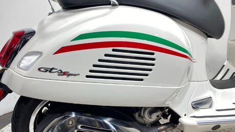 Piaggio Vespa GTS VESPA GTS 300 SUPER ABS 14