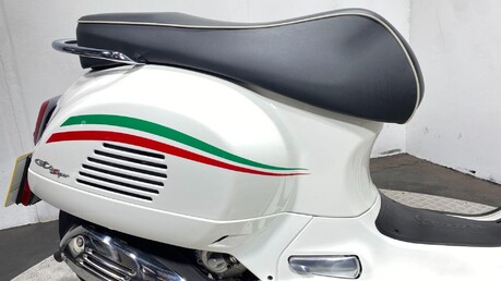 Piaggio Vespa GTS VESPA GTS 300 SUPER ABS 16