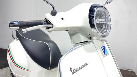 Piaggio Vespa GTS VESPA GTS 300 SUPER ABS 19