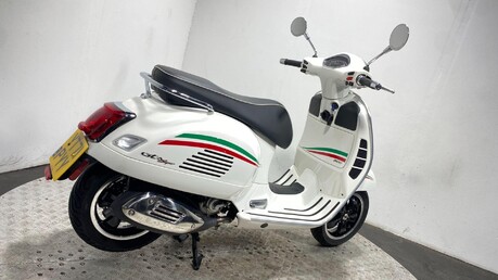 Piaggio Vespa GTS VESPA GTS 300 SUPER ABS 22