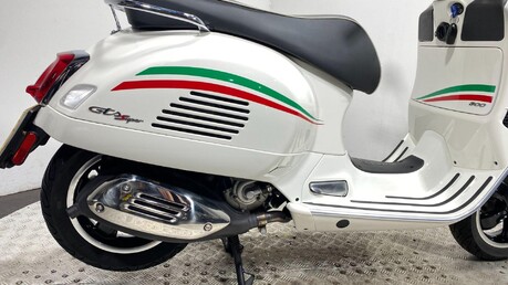 Piaggio Vespa GTS VESPA GTS 300 SUPER ABS 23