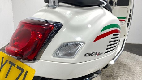 Piaggio Vespa GTS VESPA GTS 300 SUPER ABS 24