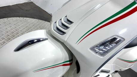 Piaggio Vespa GTS VESPA GTS 300 SUPER ABS 35