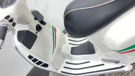 Piaggio Vespa GTS VESPA GTS 300 SUPER ABS 39