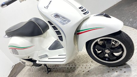 Piaggio Vespa GTS VESPA GTS 300 SUPER ABS 41