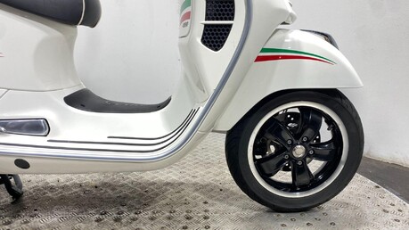 Piaggio Vespa GTS VESPA GTS 300 SUPER ABS 42