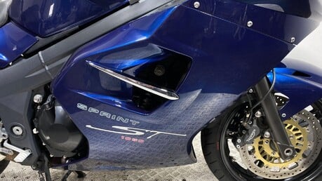 Triumph Sprint SPRINT ST 1050 10