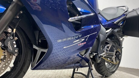 Triumph Sprint SPRINT ST 1050 13