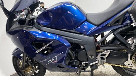 Triumph Sprint SPRINT ST 1050 23