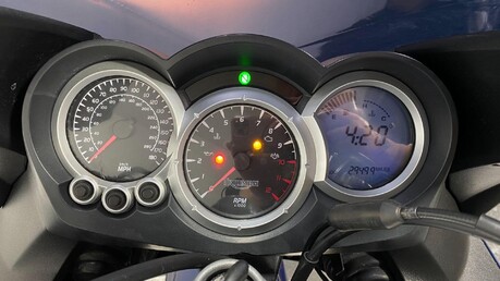Triumph Sprint SPRINT ST 1050 28