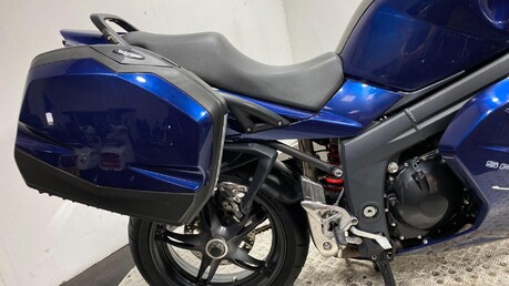 Triumph Sprint SPRINT ST 1050 40