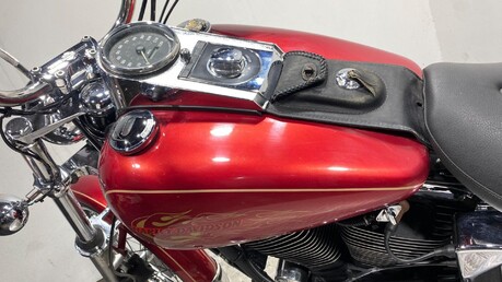 Harley-Davidson Dyna Wide Glide FXDWG 28