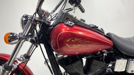 Harley-Davidson Dyna Wide Glide FXDWG 31
