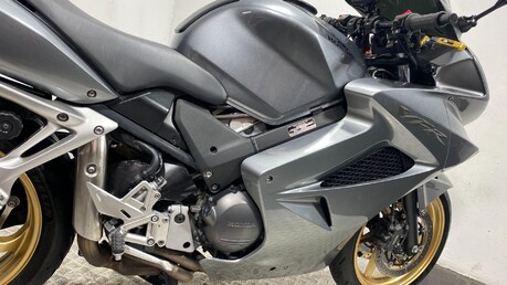Honda VFR VFR 800 A-9 13