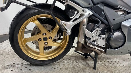 Honda VFR VFR 800 A-9 16