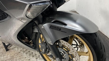 Honda VFR VFR 800 A-9 19