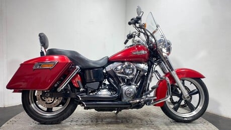 Harley-Davidson Dyna 1690 FLD Switchback 1