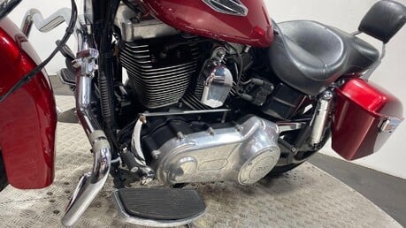 Harley-Davidson Dyna 1690 FLD Switchback 17