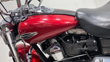 Harley-Davidson Dyna 1690 FLD Switchback 31