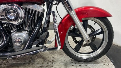 Harley-Davidson Dyna 1690 FLD Switchback 36