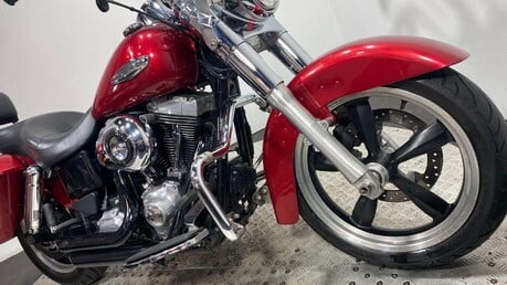 Harley-Davidson Dyna 1690 FLD Switchback 37