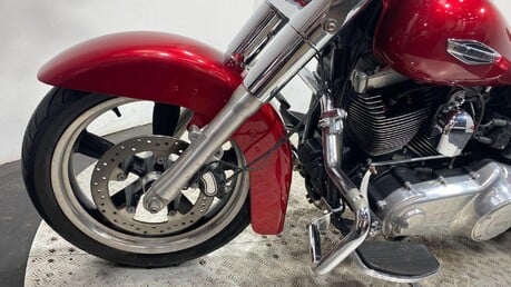 Harley-Davidson Dyna 1690 FLD Switchback 40