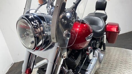 Harley-Davidson Dyna 1690 FLD Switchback 43