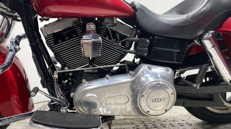 Harley-Davidson Dyna 1690 FLD Switchback 25