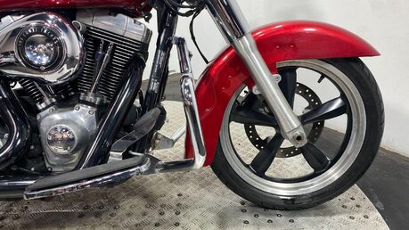 Harley-Davidson Dyna 1690 FLD Switchback 40