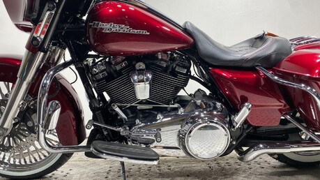 Harley-Davidson Touring 1745 FLHXS Street Glide Special Euro 4 20