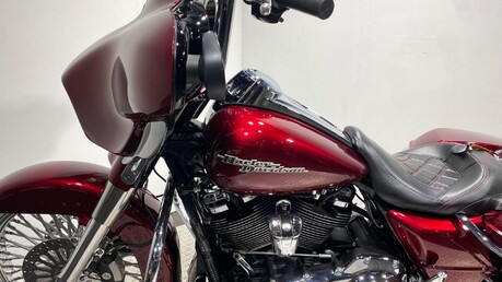 Harley-Davidson Touring 1745 FLHXS Street Glide Special Euro 4 27