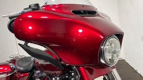 Harley-Davidson Touring 1745 FLHXS Street Glide Special Euro 4 47